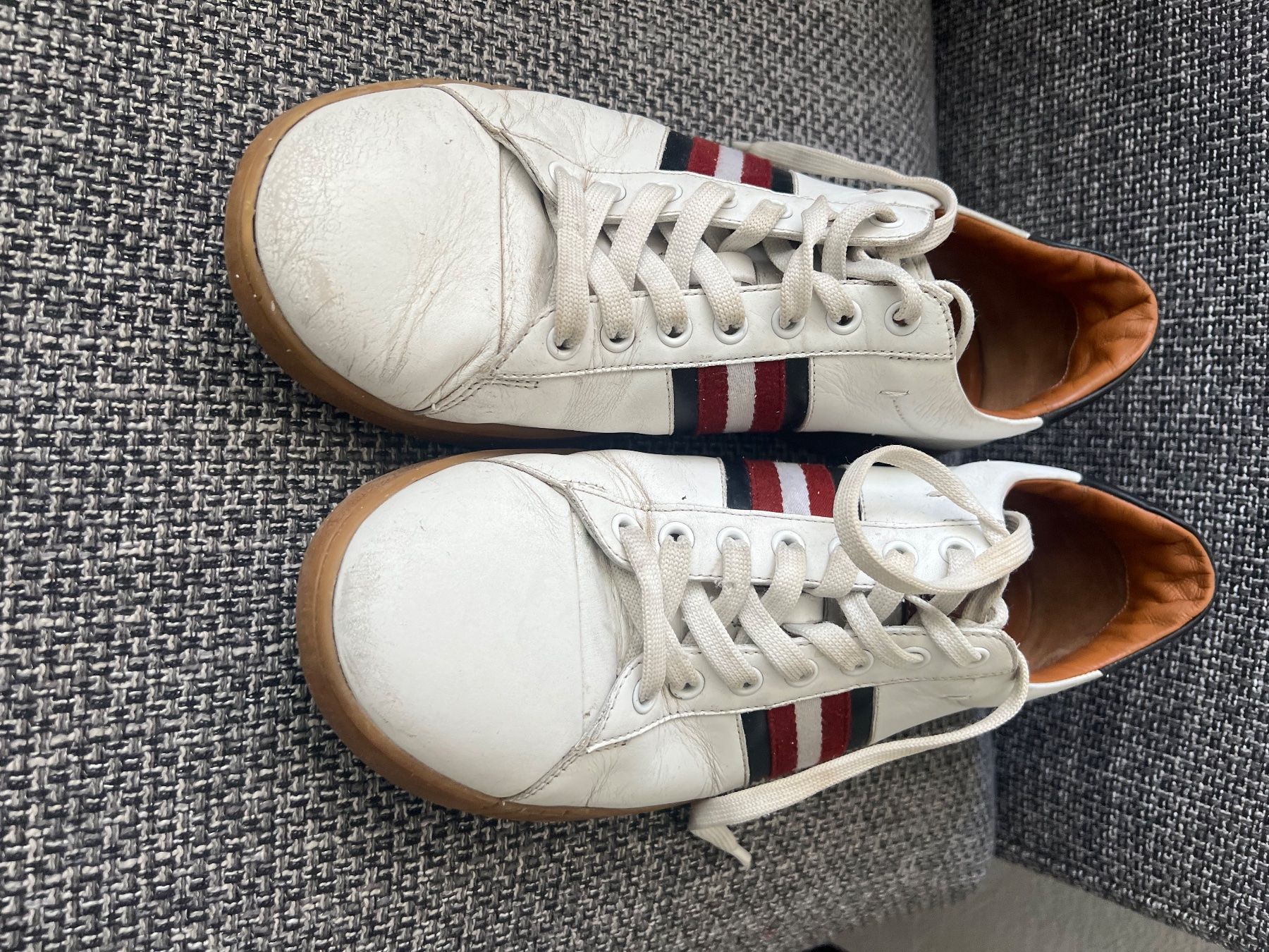 Bally Chaussures hommes: Bally Schuhe weiss Gr. 43 – D'occasion à Zürich par Walllstreet