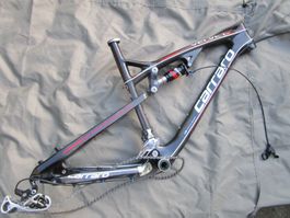 Carraro MTB Fully voll Carbon Rahmen, 26" GrM Inkl Dämpfer..