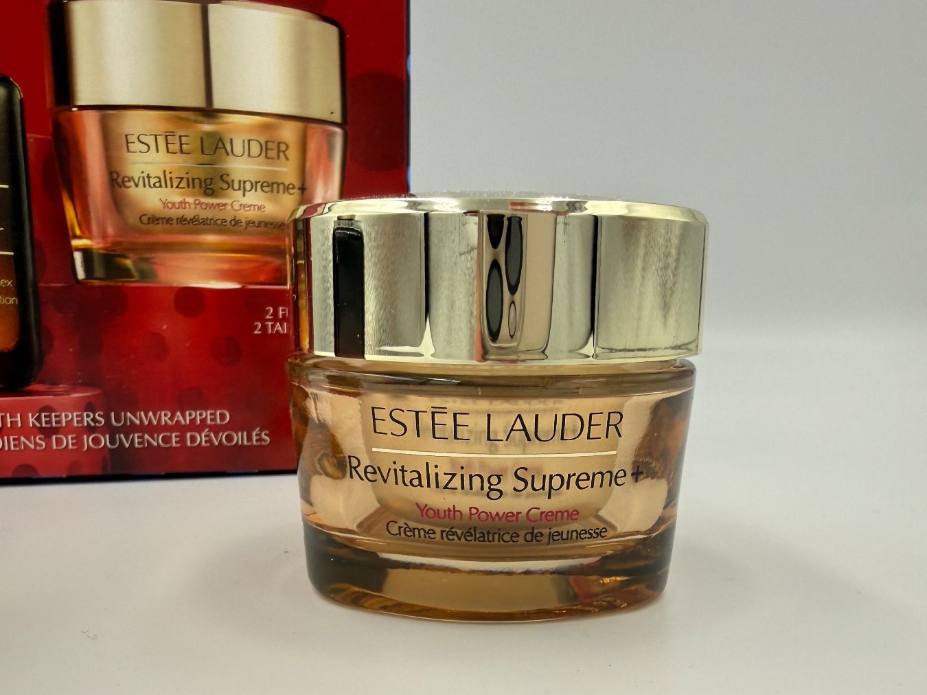 Estée Lauder Cura del viso: Estée Lauder YOUTH KEEPS UNWRAPPED – Nuovo e nell'imballaggio originale da Wiedlisbach venduto da Sistershop 2