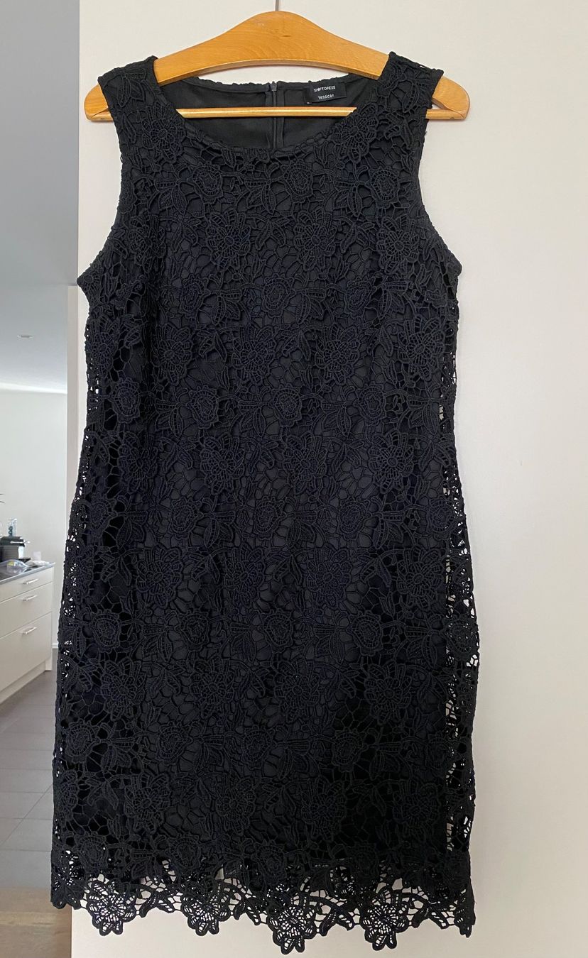 Vestiti: Kleid Spitze Schwarz neuwertig – Nuovo (secondo la descrizione) da Luzern venduto da Sommer_26 1