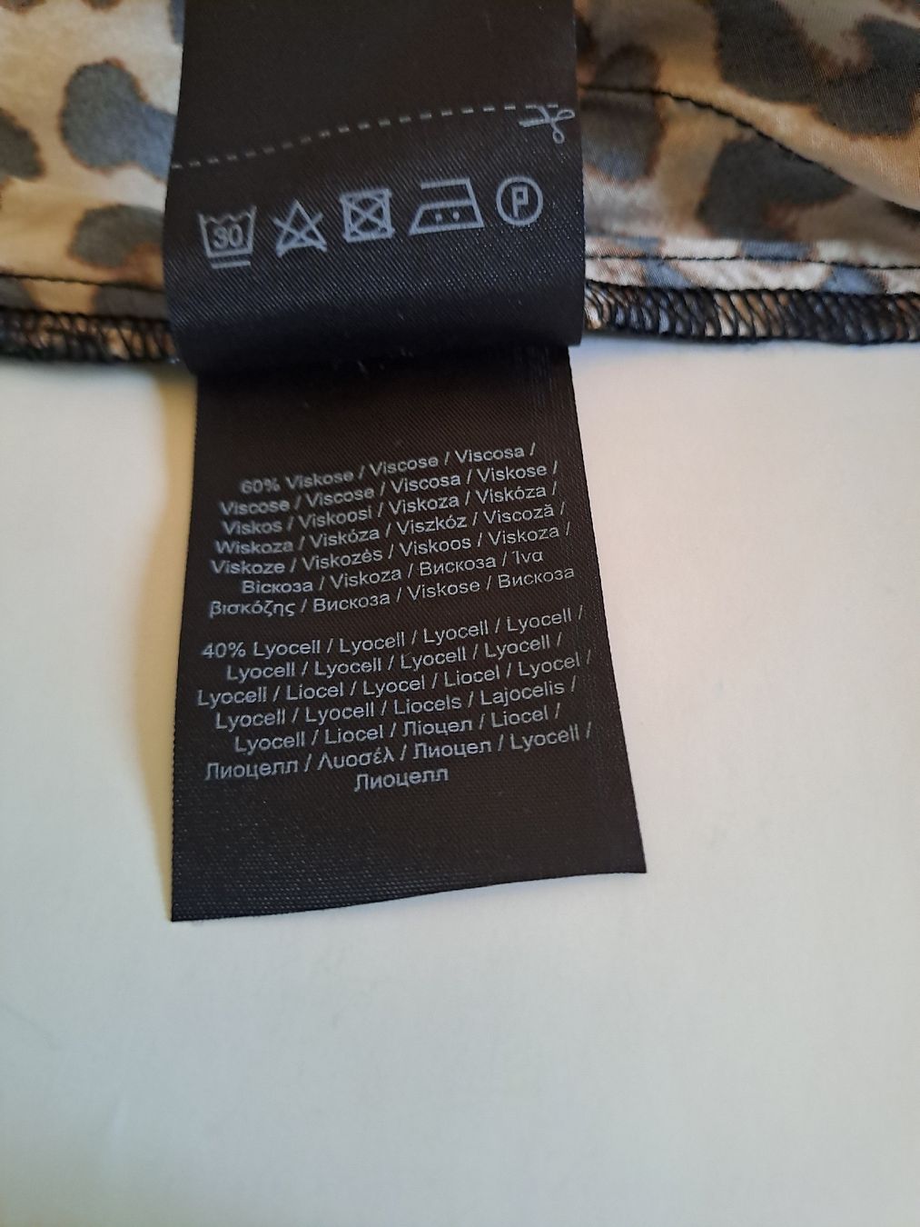 Comma Vestiti: Kleid Comma Leo Print Grösse 34 neuwertig – Nuovo (secondo la descrizione) da Basel venduto da Sevenaa 6