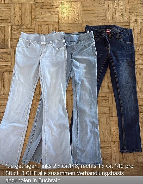Lotti & Set di vestiti: Diverse Hosen und Regenkleider – Usato da Buchrain venduto da WRojin 2