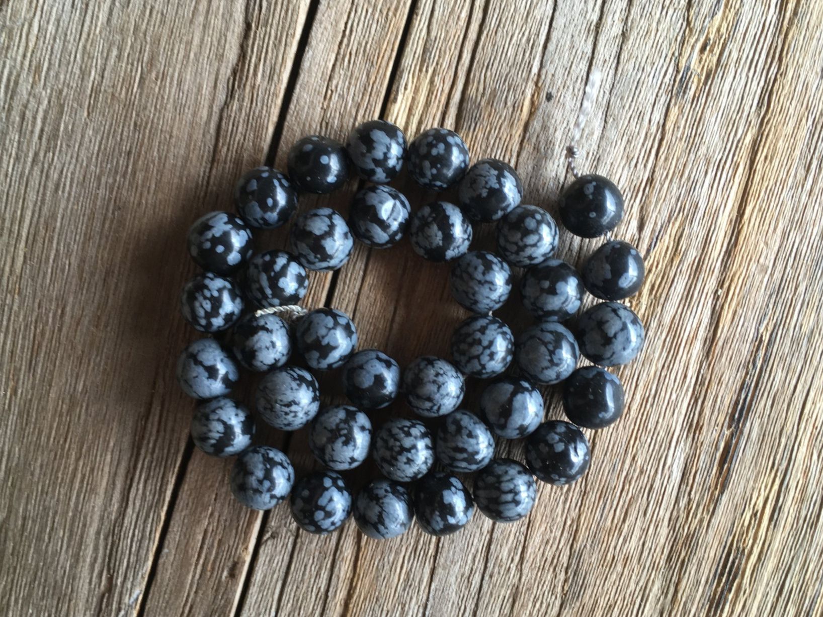 Colliers: SCHNEEFLOCKENOBSIDIAN  KUGELN 8,2mm  LÄNGE 30cm – Neuf avec emballage d'origine à Aesch ZH par LiquidAktion 5