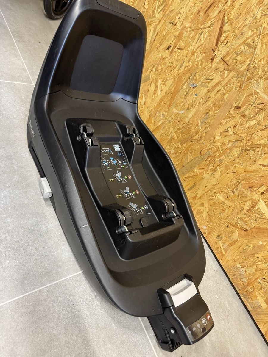 Maxi-Cosi Seggiolini per auto: Maxi-Cosi Cabriofix rose avec base 2wayFix – Usato da Genève venduto da dsi_2n2s 3