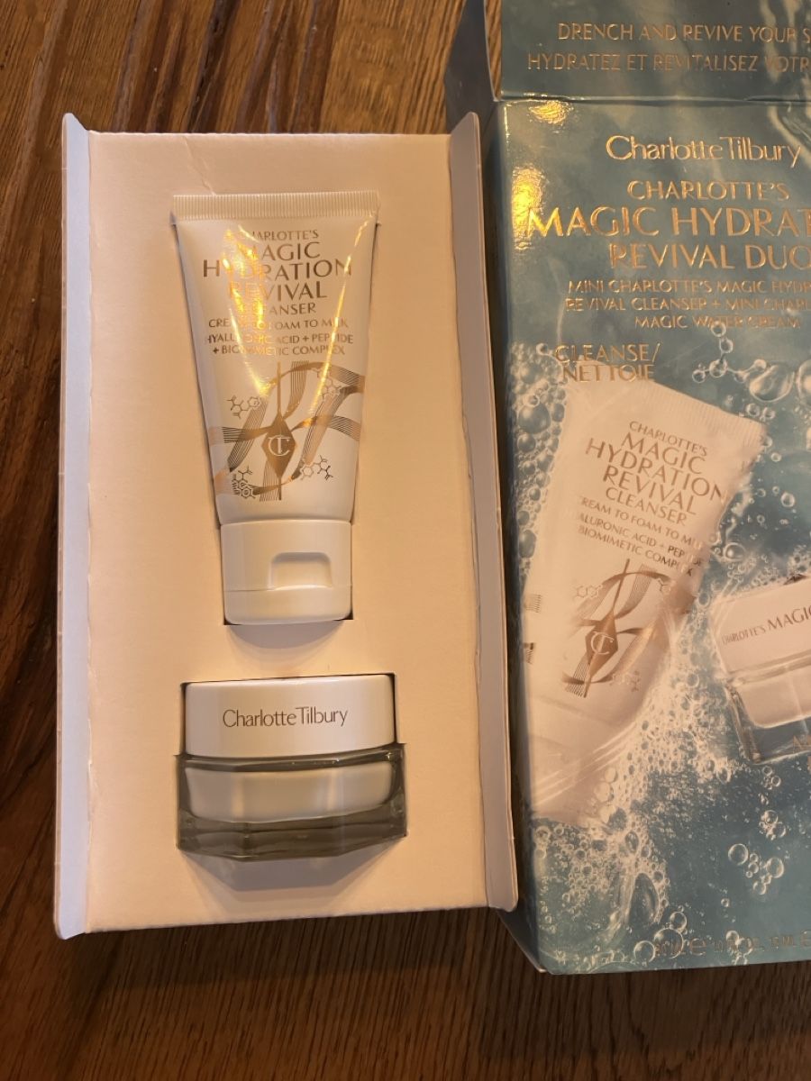 Charlotte Tilbury Cura del viso: Charlotte Tilbury Reise Set Pflege – Usato da Rüdlingen venduto da Schnoegli2007