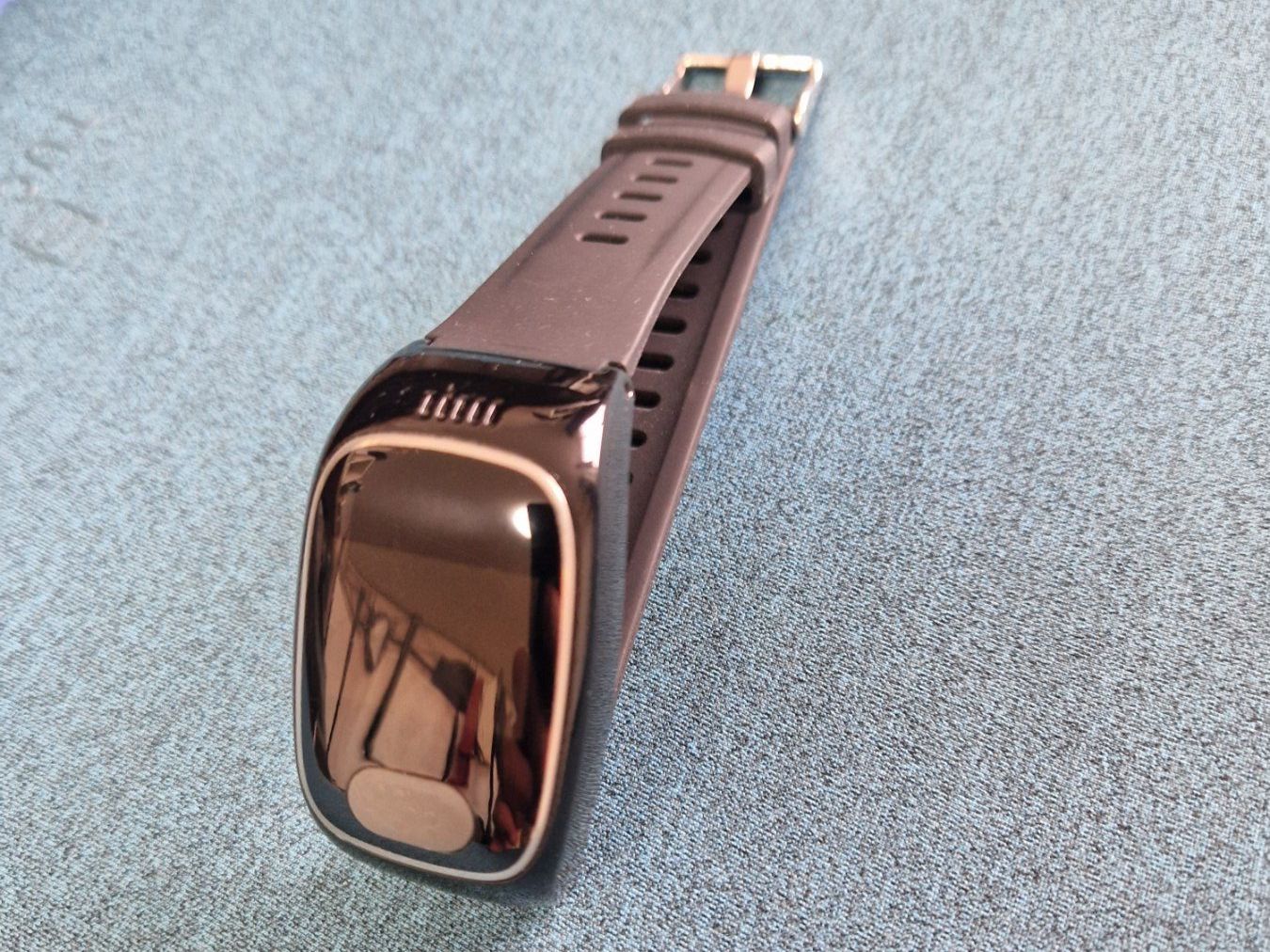 Smartwatch: Notrufuhr James B8 LTE – Gebraucht aus Uster von Mitvielscharf