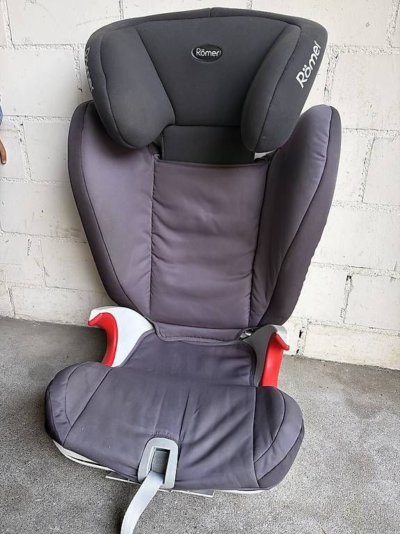 Sièges auto: Römer Kindersitz – D'occasion à Zürich par Dario_222 1