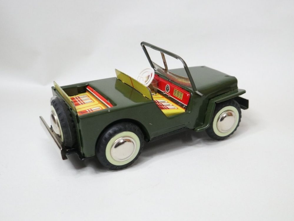 Blechauto Land Rover Army Jeep Schwungrad unbespielt 4