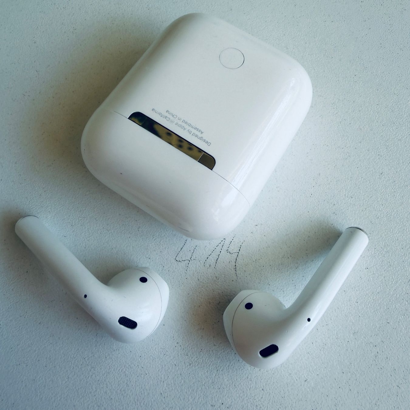 Apple Kopfhörer: Original Apple AirPods 2 Gen. Wireless Kopfhörer & Case – Gebraucht aus Basel von MY.AIRPODS.SHOP 5