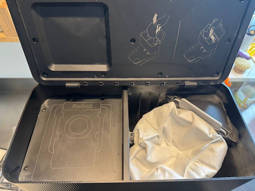 Irobot Aspirapolveri & Accessori: iRobot Romba i7 – Usato da Schlieren venduto da debby023 1