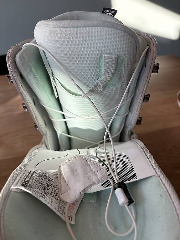 Scarpe da uomo: Snowboardschuhe weiss Grösse 40 – Usato da Rifferswil venduto da Dua 3