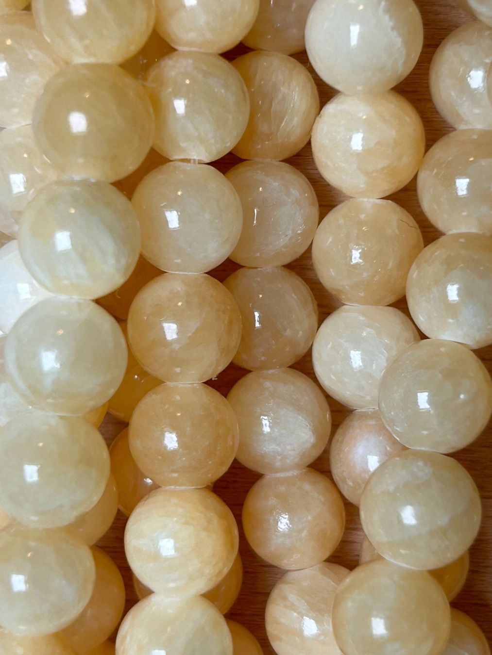 Minerali & Pietre curative: Strang echte calcite Kugeln / stone beads 6 mm – Nuovo e nell'imballaggio originale da Niederrohrdorf venduto da Ytobi