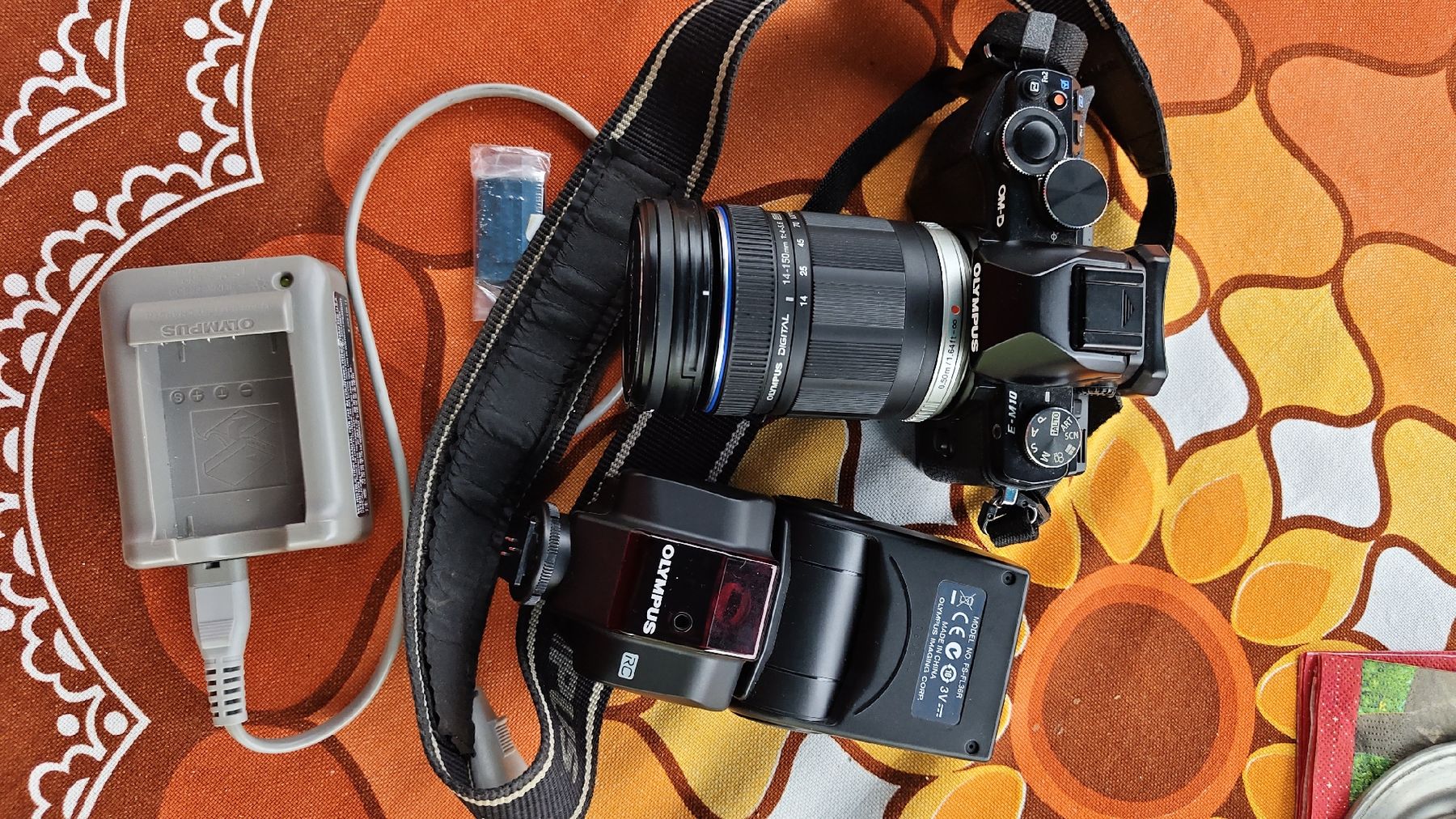 Olympus Kamera: Olympus OM-D E-M10, avec accessoires – Gebraucht aus Sugiez von clo_76gd 5