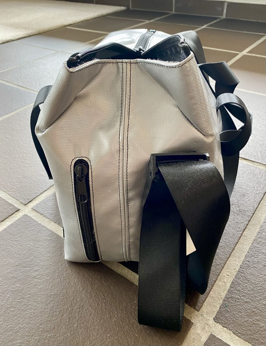 Freitag Taschen: Freitag Tasche Lois silber – Gebraucht aus Gipf-Oberfrick von phidob 1