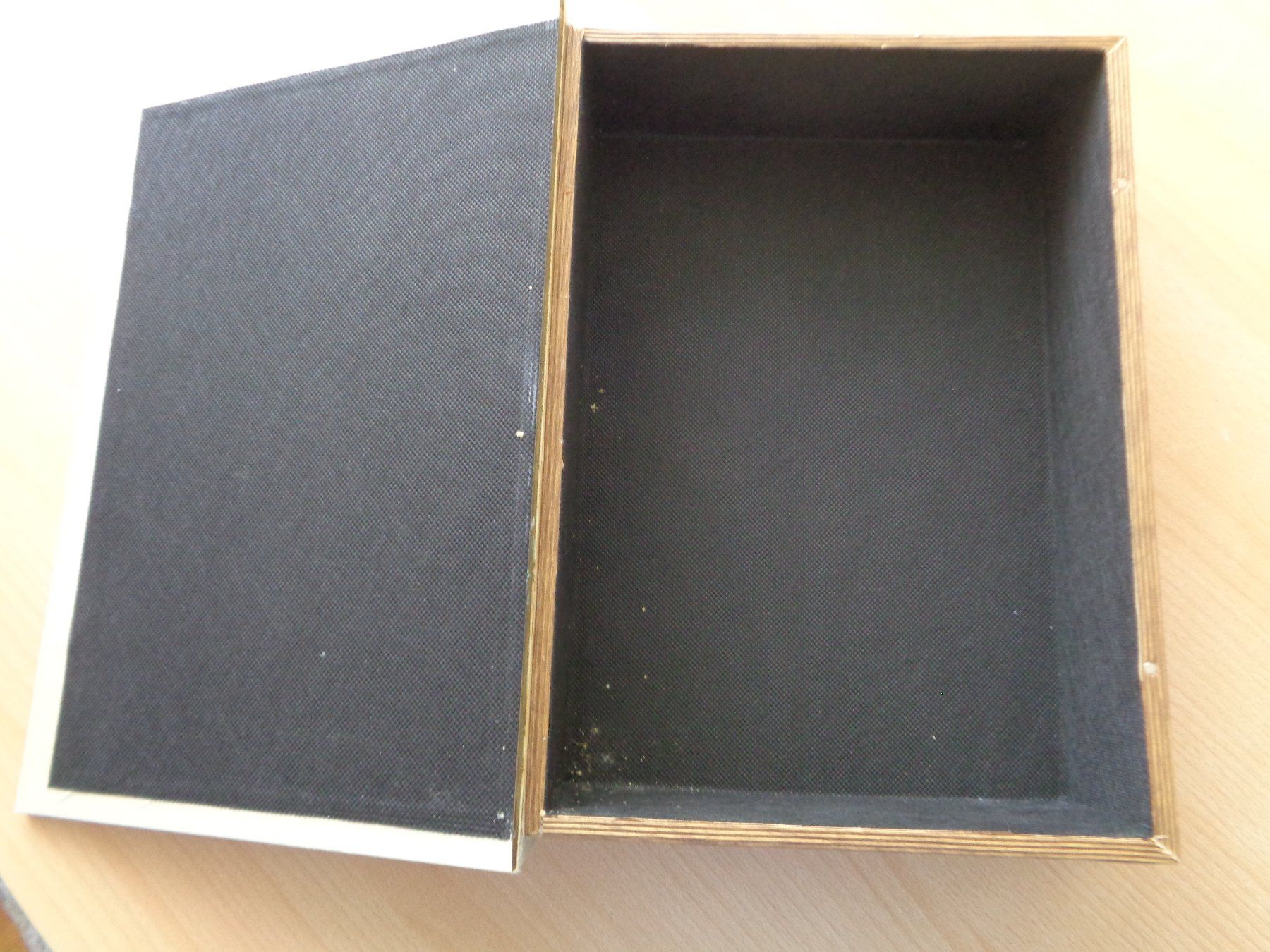 Alle Dekorationen: Buchkistchen – Gebraucht aus Dietikon von chroetli77 2