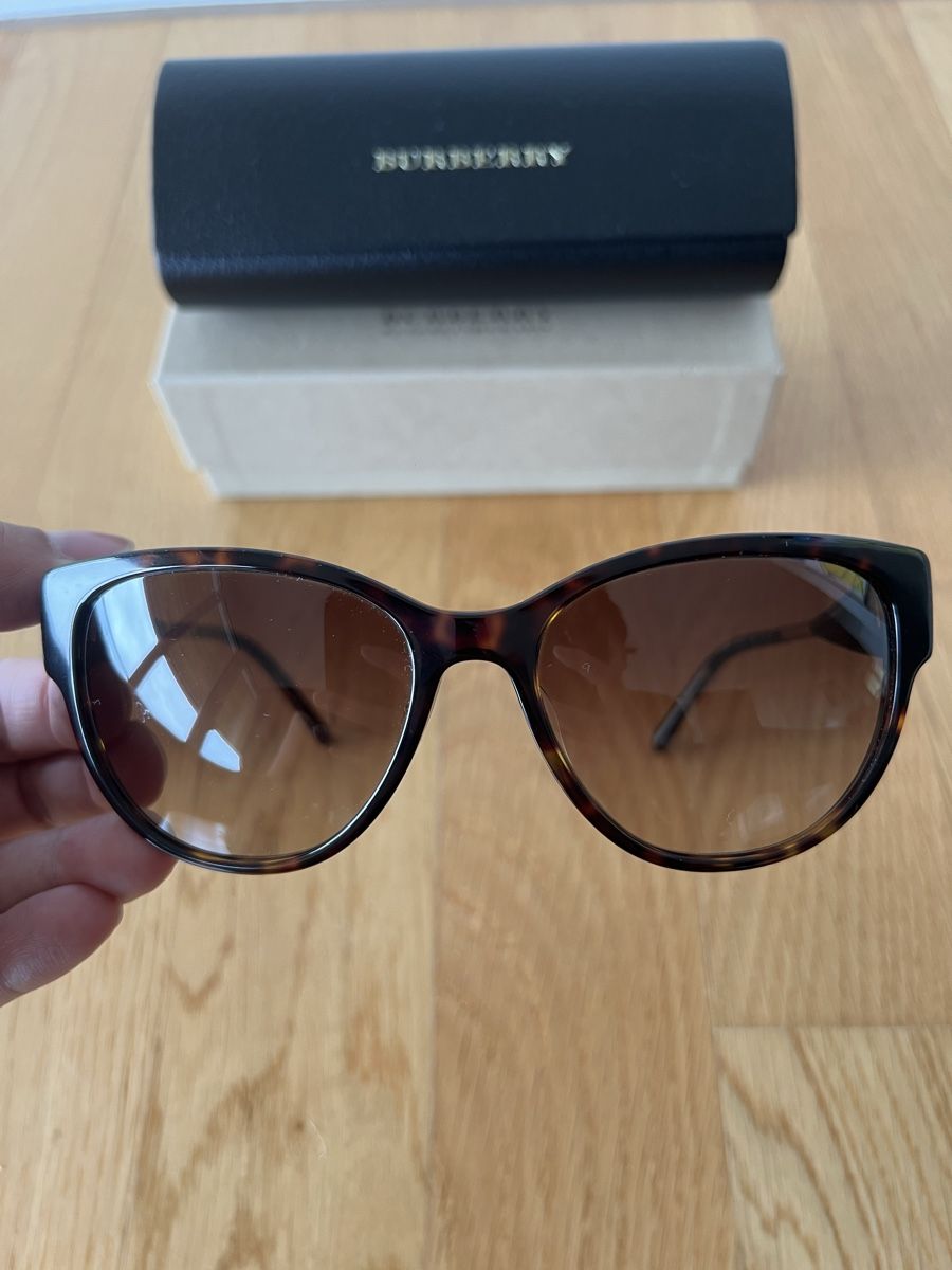 Burberry Occhiali & Lenti: Burberry Sonnenbrille – Usato da St.Gallen venduto da Shopaholic5 4