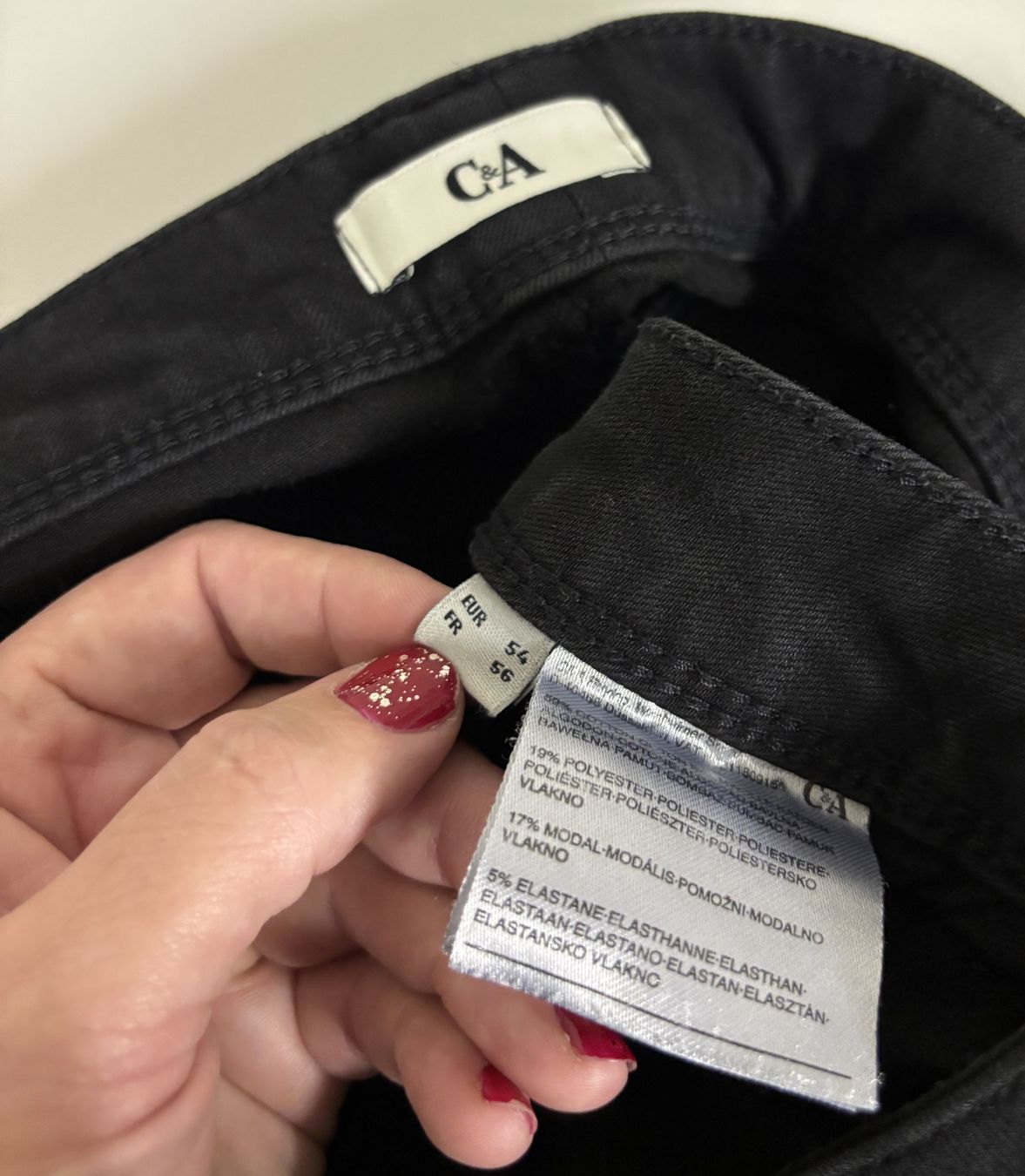 Pantaloni: C&A schwarze Jeans – Usato da Buchs AG venduto da SellAndBuyX 1