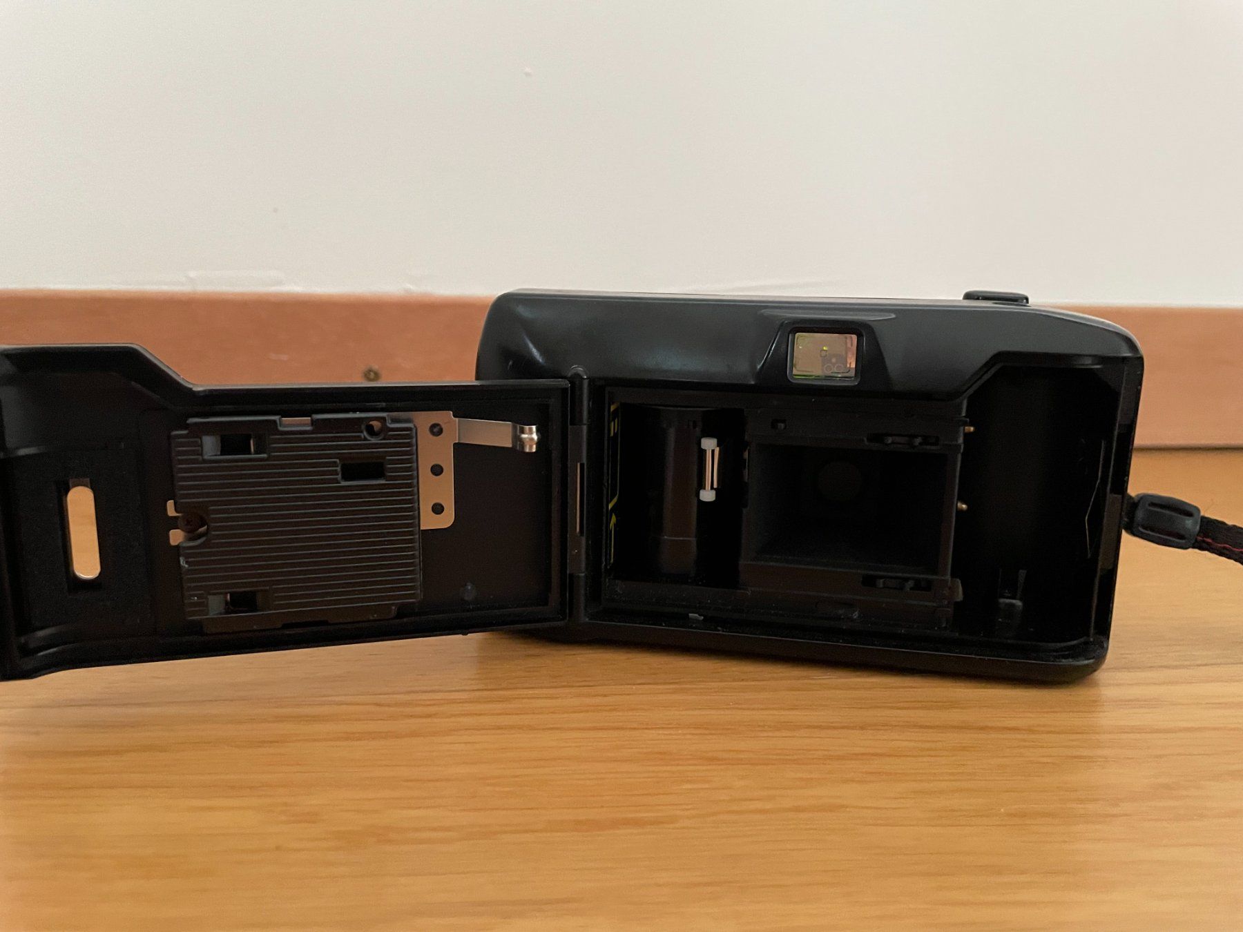 Nikon Kamera: Nikon RF10 – Defekt aus Petit Lancy von gil_hr6v 7