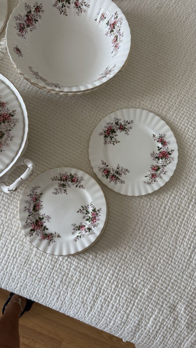 Royal Albert Set di piatti: Royal Albert Lavender Rose Tafelservice ! – Usato da Adliswil venduto da AE-Shop 2