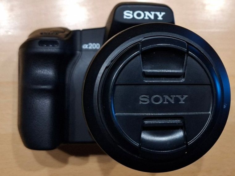 Sony Fotocamera: Sony Alpha 200 Digitalkammera mit zubehör – Usato da Ebikon venduto da Dubi1 6