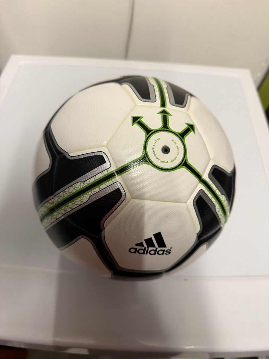 Adidas Palloni: Adidas Fussball – Nuovo (secondo la descrizione) da Sarnen venduto da Molica26 1