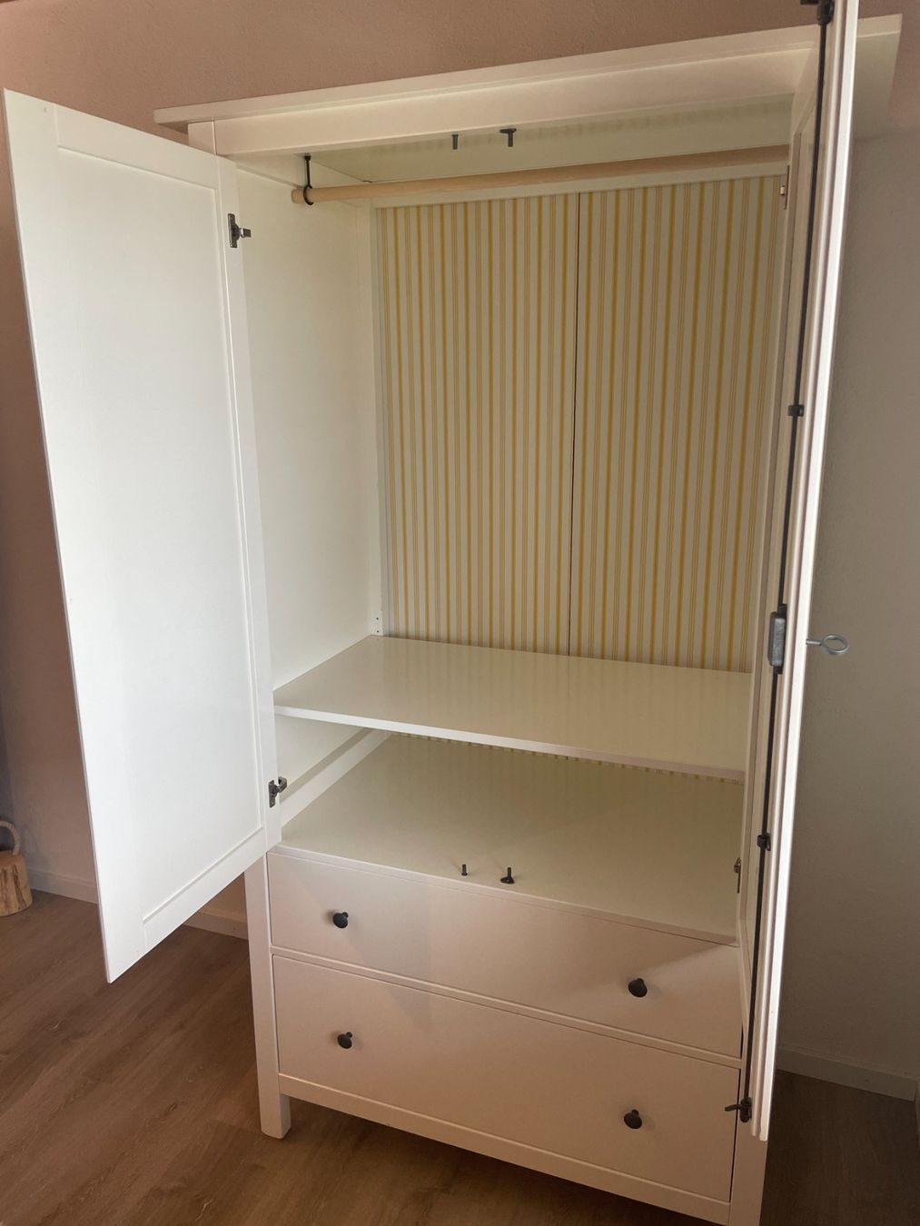 Ikea Armadi: Schrank weiss – Usato da Schmerikon venduto da die_8b8m 1