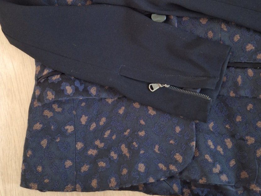 Marc Jacobs Giacche: Marc by Marc Jacobs - toller Blazer schwarz mit Leomuster – Usato da Granges VS venduto da dan_6bcm 2