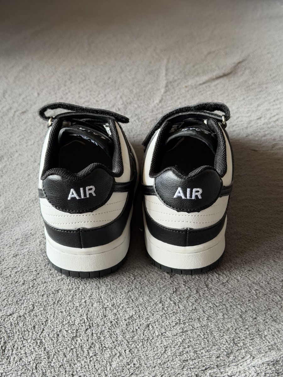 Scarpe per ragazzi: Baskets style urbain Noir et Blanc. Taille 32 – Nuovo (secondo la descrizione) da Montreux venduto da DMtop 2