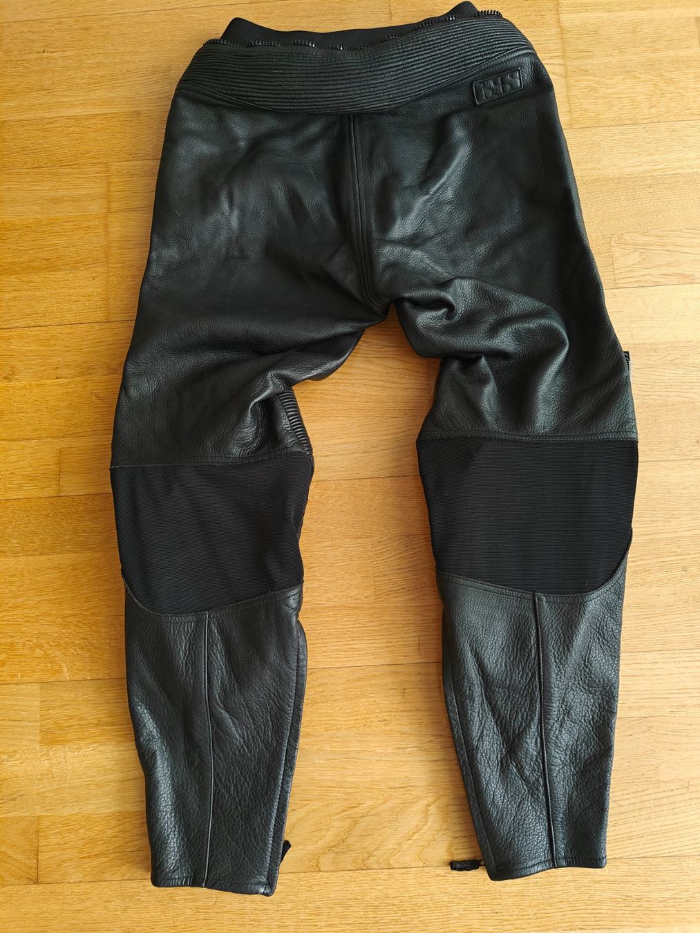 IXS Hosen: IXS Motorrad Lederhose Gr. 52 – Gebraucht aus Basel von Tiger16 1