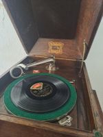 Antiker Grammophon mit Schallplaten Rarität mit Kastwn