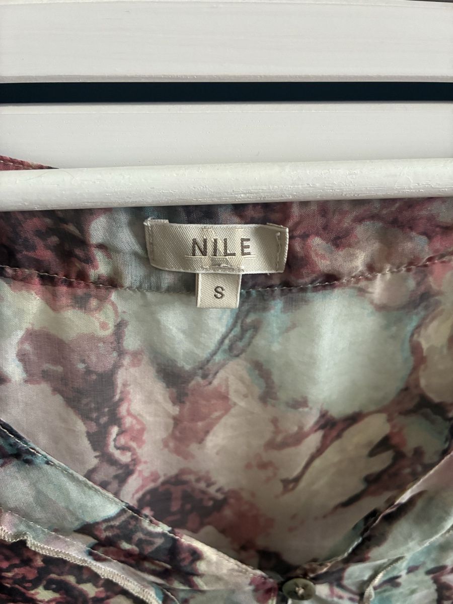Nile Tuniche: Damen Bluse NILE 100%  Seide Blumenmuster – Usato da Luzern venduto da Elvan 2