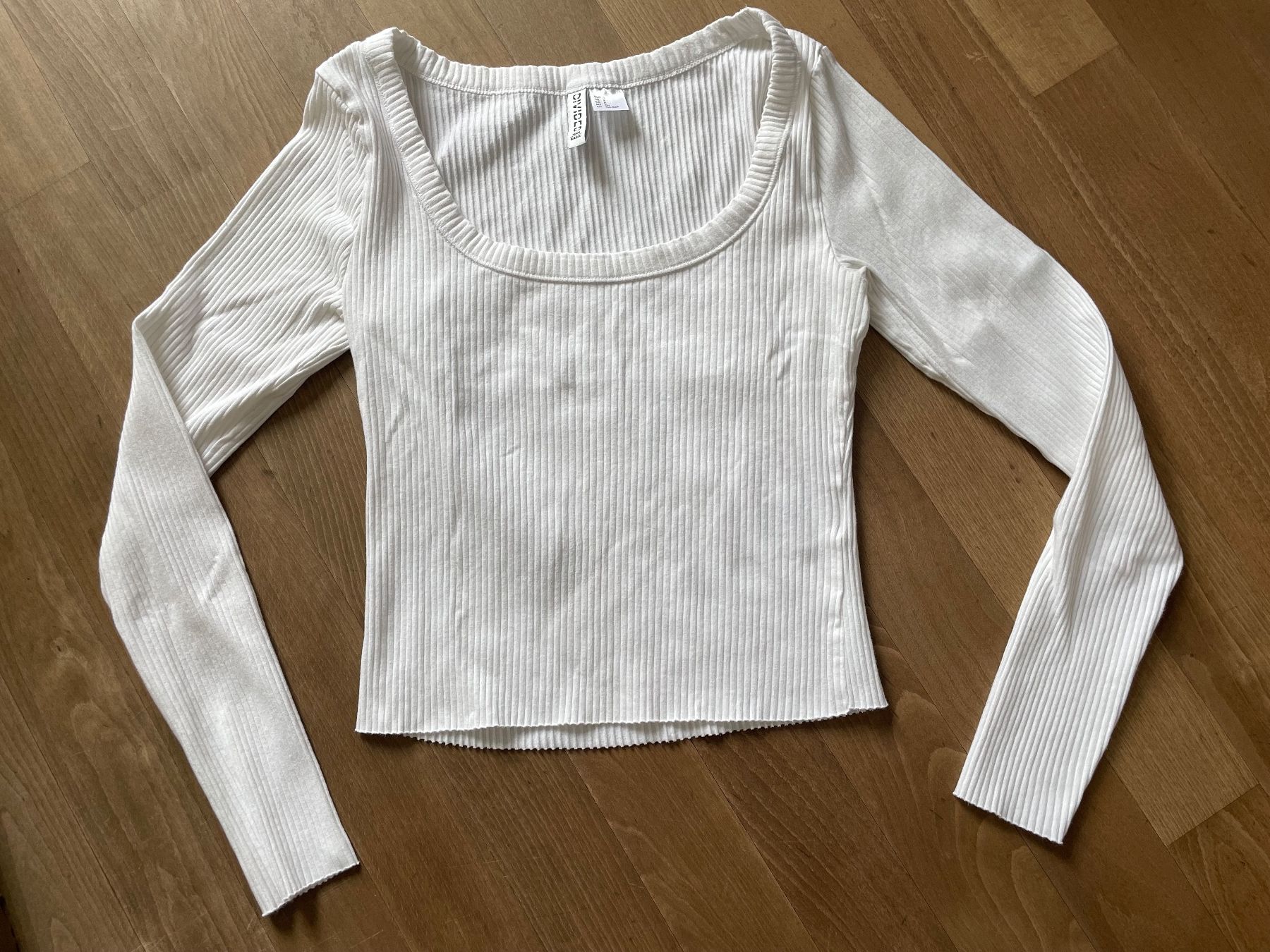 H&M T-shirt: schönes H&M Langarm-Shirt Divided Basic - Gr. S – Usato da Winterthur venduto da Schwestere