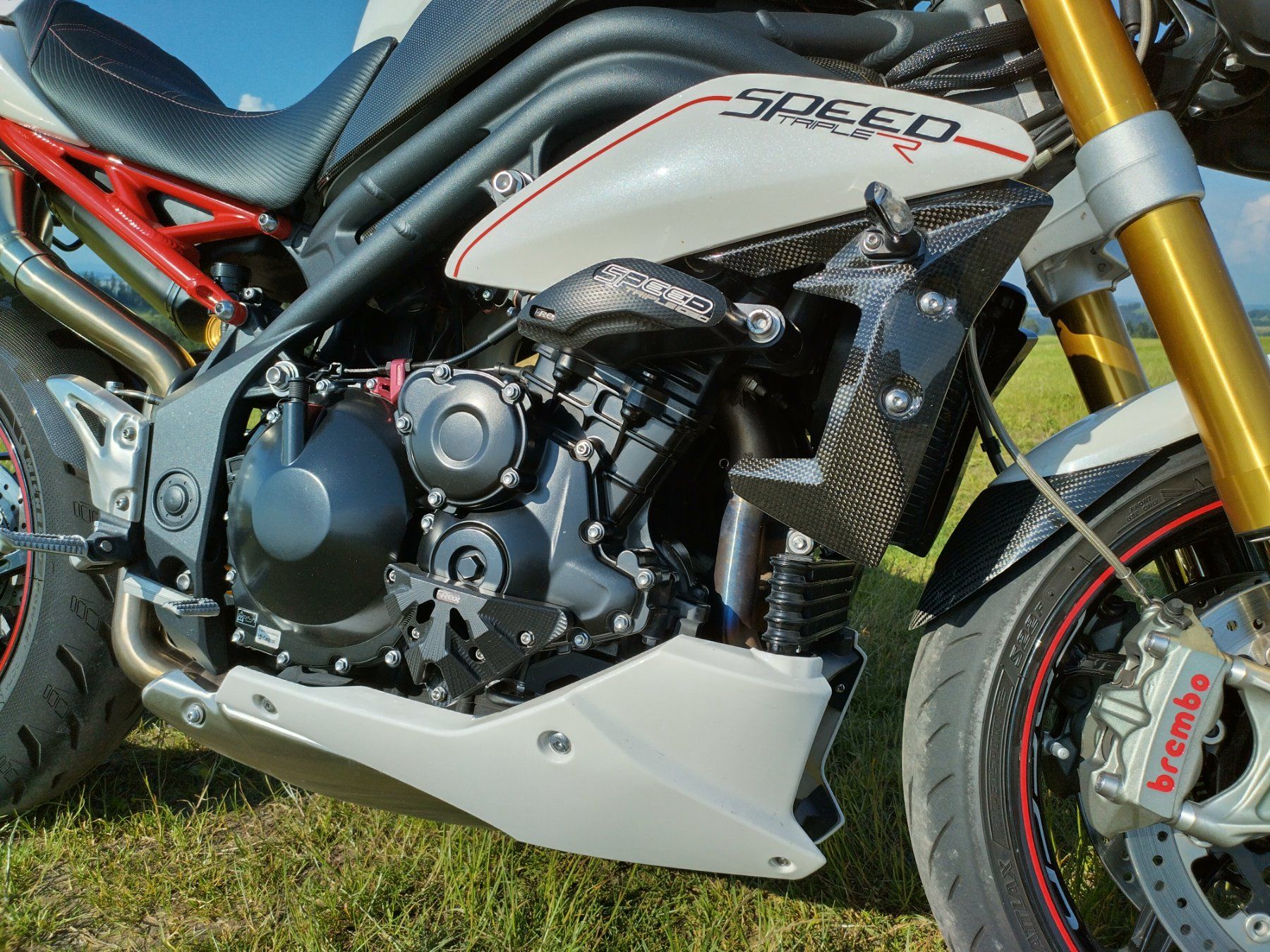 Triumph Strada: Triumph Speed Triple 1050 R  Launch Edition – Usato da Huttwil venduto da Materia 2