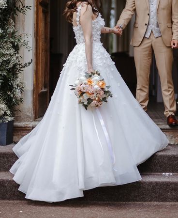 Brautkleid weiss mit Blumenapplikationen gebraucht Zustand