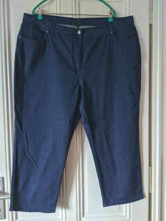 ANNA AURA : Jean court bleu foncé 52-54, NEUF, PN 189.-