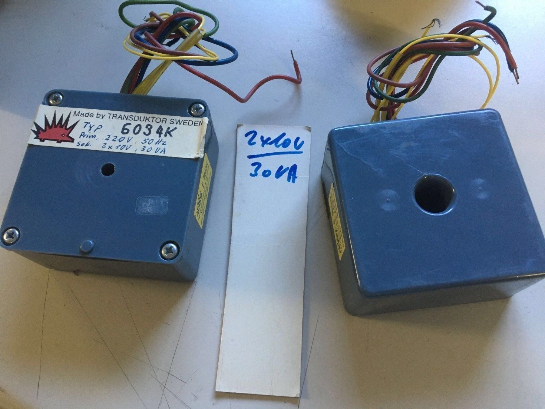Componenti elettronici: Ringkerntrafos 220V - 2x10V 30 VA – Nuovo e nell'imballaggio originale da Brugg AG venduto da Pedro4 1