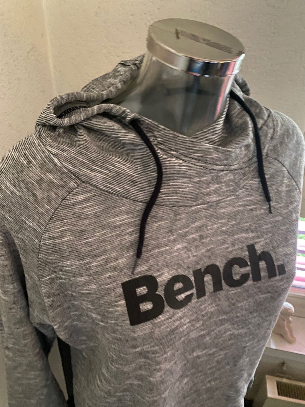 Bench Pullover & Sweatshirts: Bench Hoodie Grösse M – Gebraucht aus Allenwinden von Obalu 3