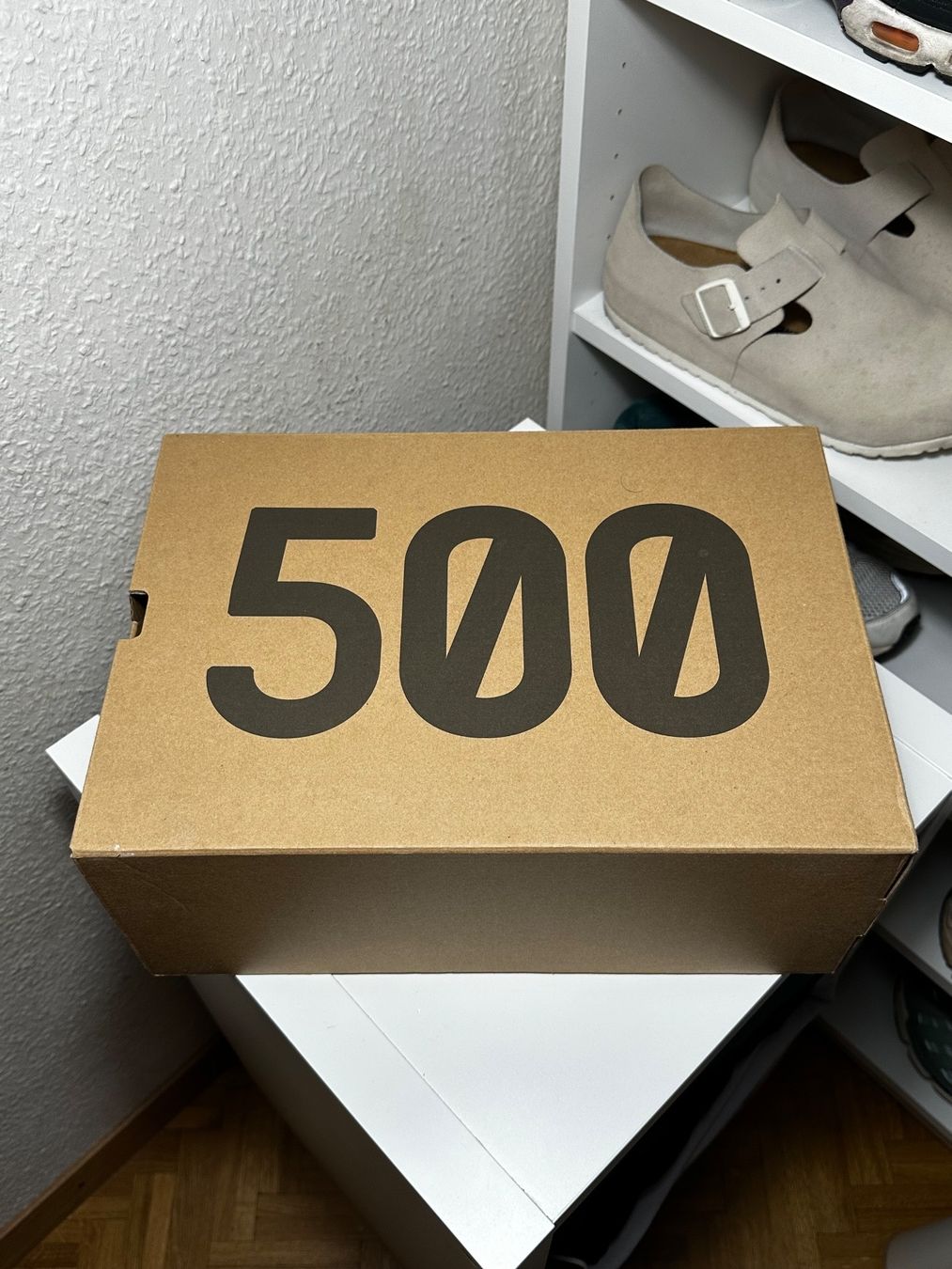Adidas Scarpe da uomo: Yeezy 500 Soft Vision – Usato da Châtelaine venduto da 333shop 7