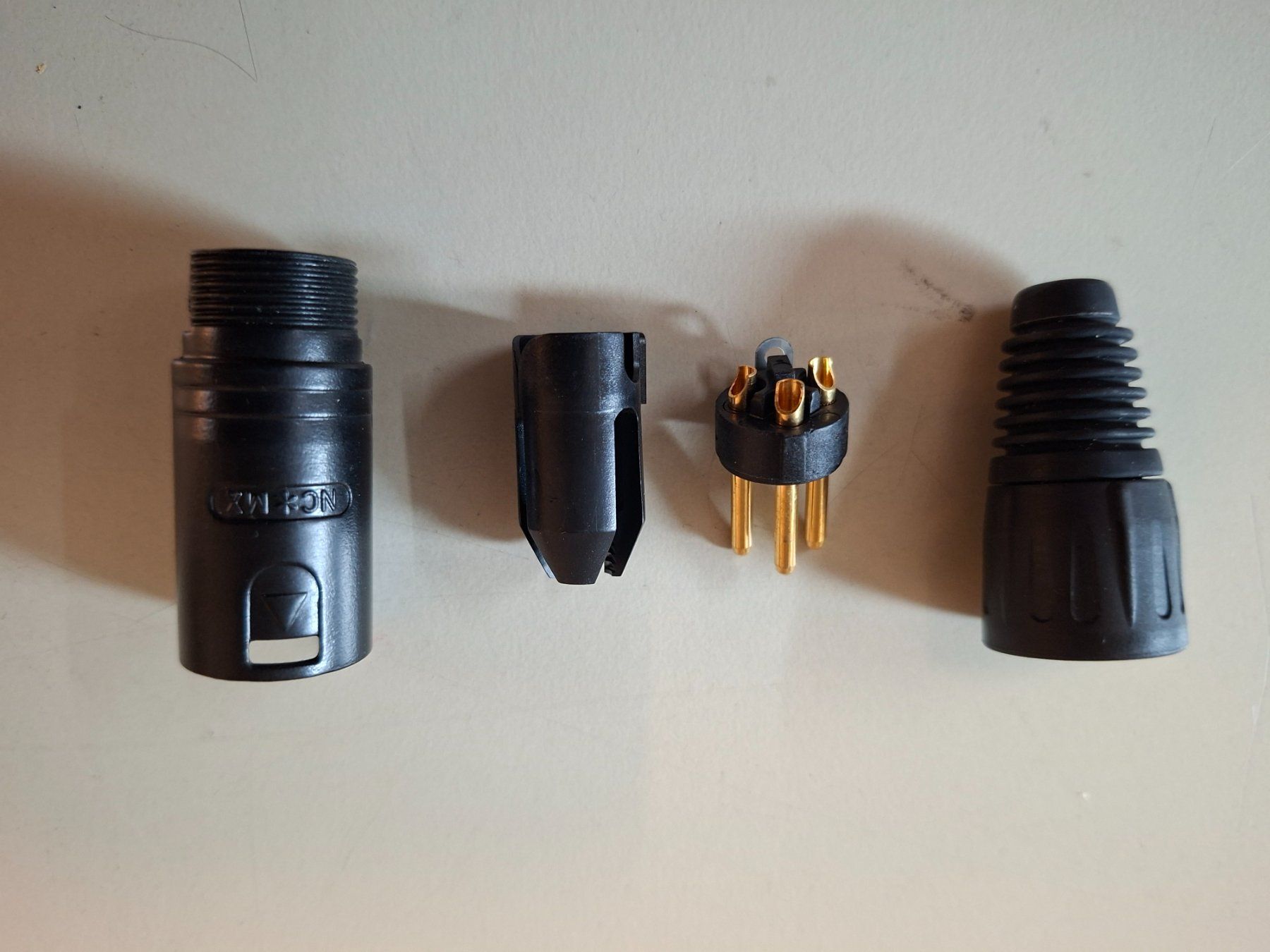 Neutrik Componenti elettronici: XLR Stecker – Nuovo (secondo la descrizione) da Niedergösgen venduto da piccorx5 1