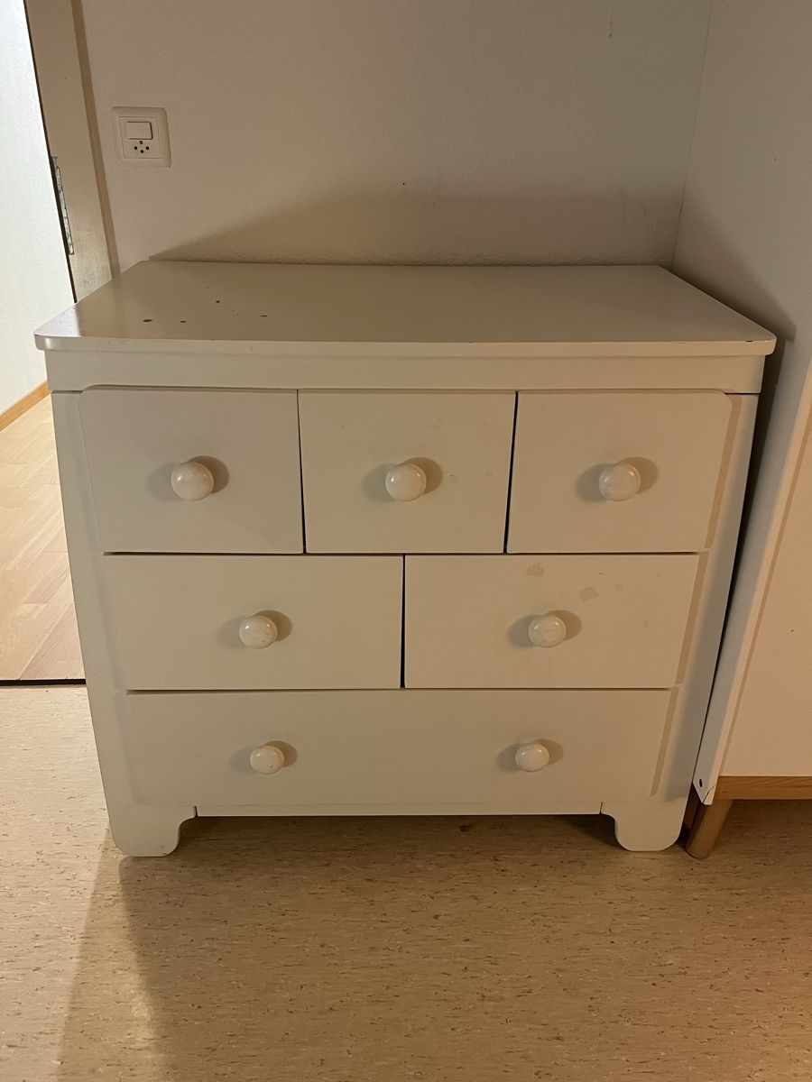 Cassettiere: Kinder-Kleiderschrank – Usato da Winterthur venduto da nic_k899