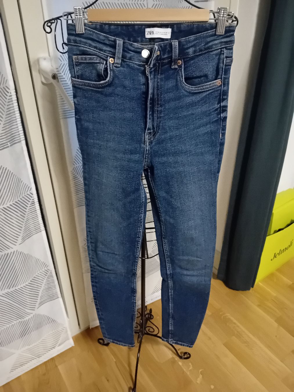 Zara Jeans: jeans von Zara gr 36 – Nuovo (secondo la descrizione) da zürich venduto da janjaz