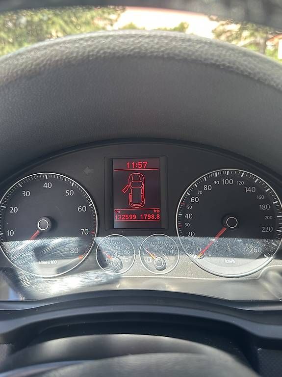 VW Automobili: Golf V 1.4 TSI – Usato da Monte Carasso venduto da ind_2kmc 4