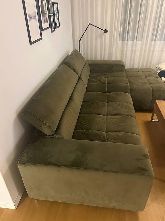 Sofas: Ecksofa grün samt – D'occasion à Sempach par max_krh6 1