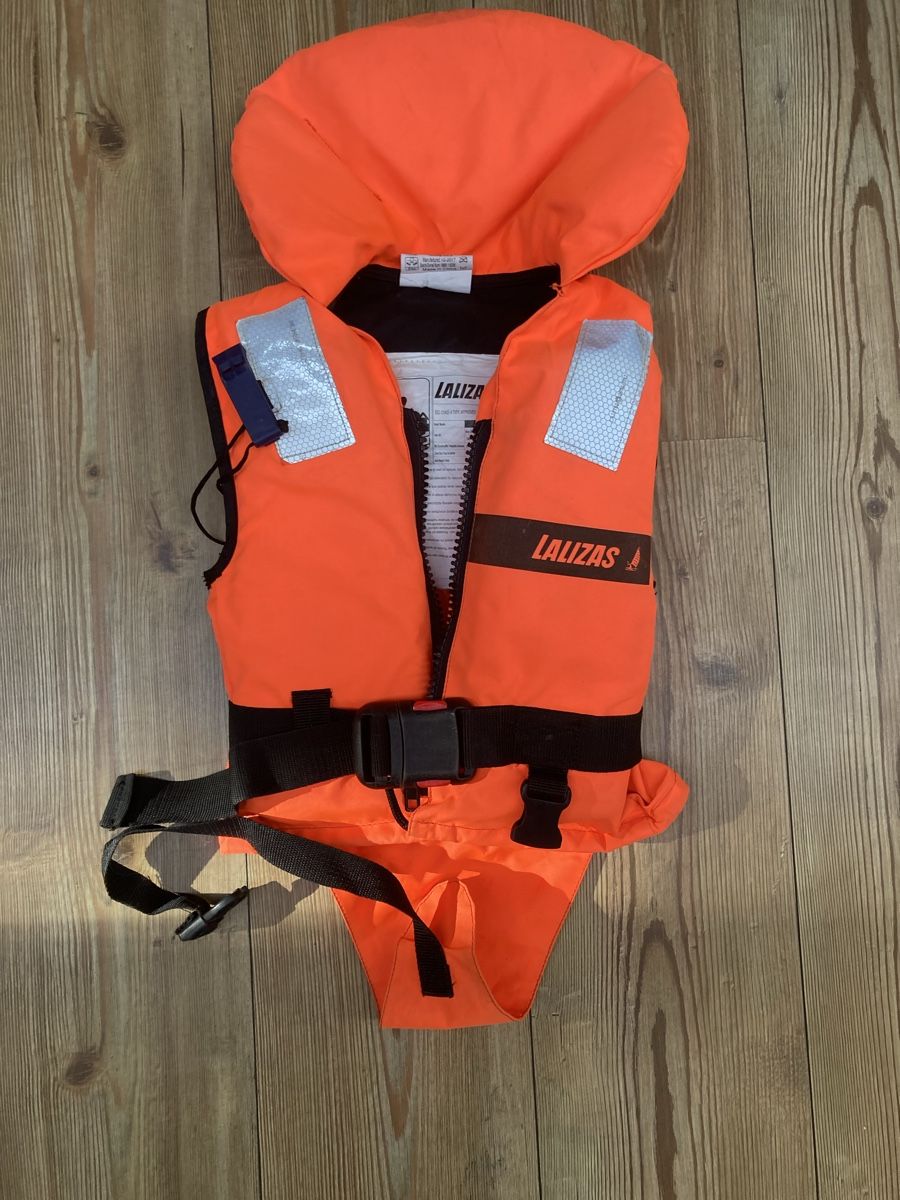 Giubbotti di salvataggio: Rettungsweste 15-30kg – Usato da Winterthur venduto da niemim