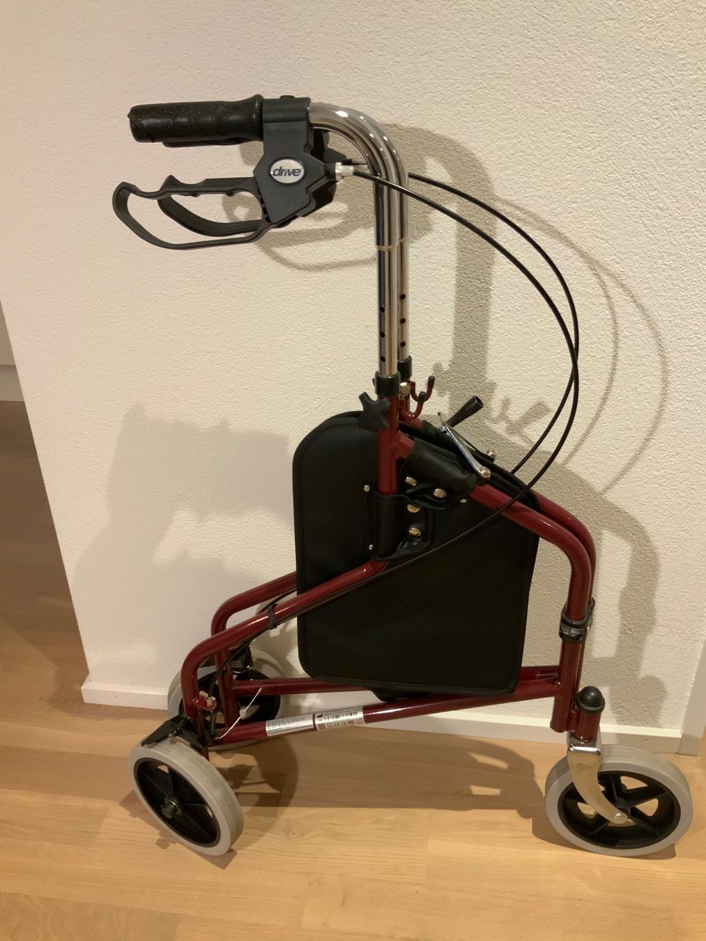 Aides à la marche: Rollator – D'occasion à Brugg AG par Iceland74