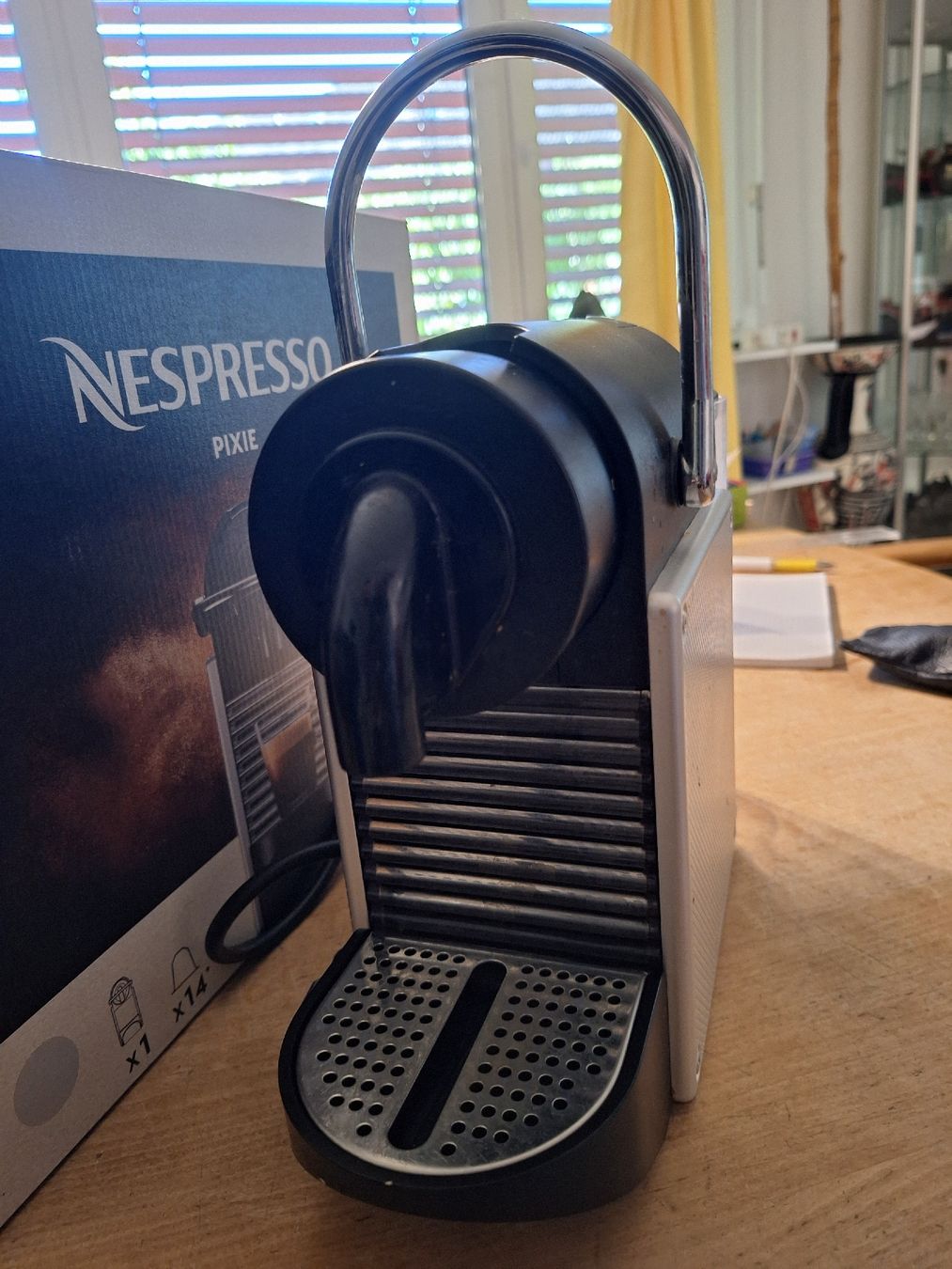 Nespresso Macchine per caffè & Macchine per espresso: Nespresso Pixie Kapselmaschine gebraucht mit OVP – Usato da Oftringen venduto da isa_5cwl 2