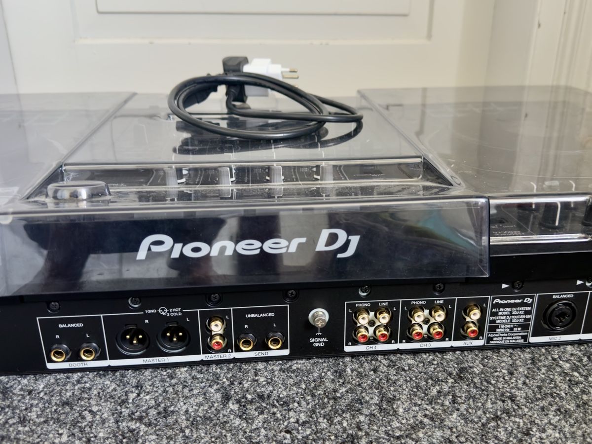 Pioneer Console di mixaggio: DJ System Pioneer XDJ-XZ schwarz – Usato da Widnau venduto da kustercarmen 5