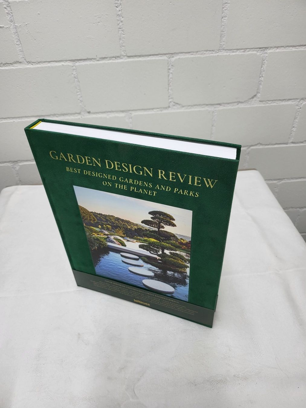 Libri: Garten Desing Review. Neu sehr edel eingefasst.Fachbuch. – Nuovo (secondo la descrizione) da Hallwil venduto da Dracco 2