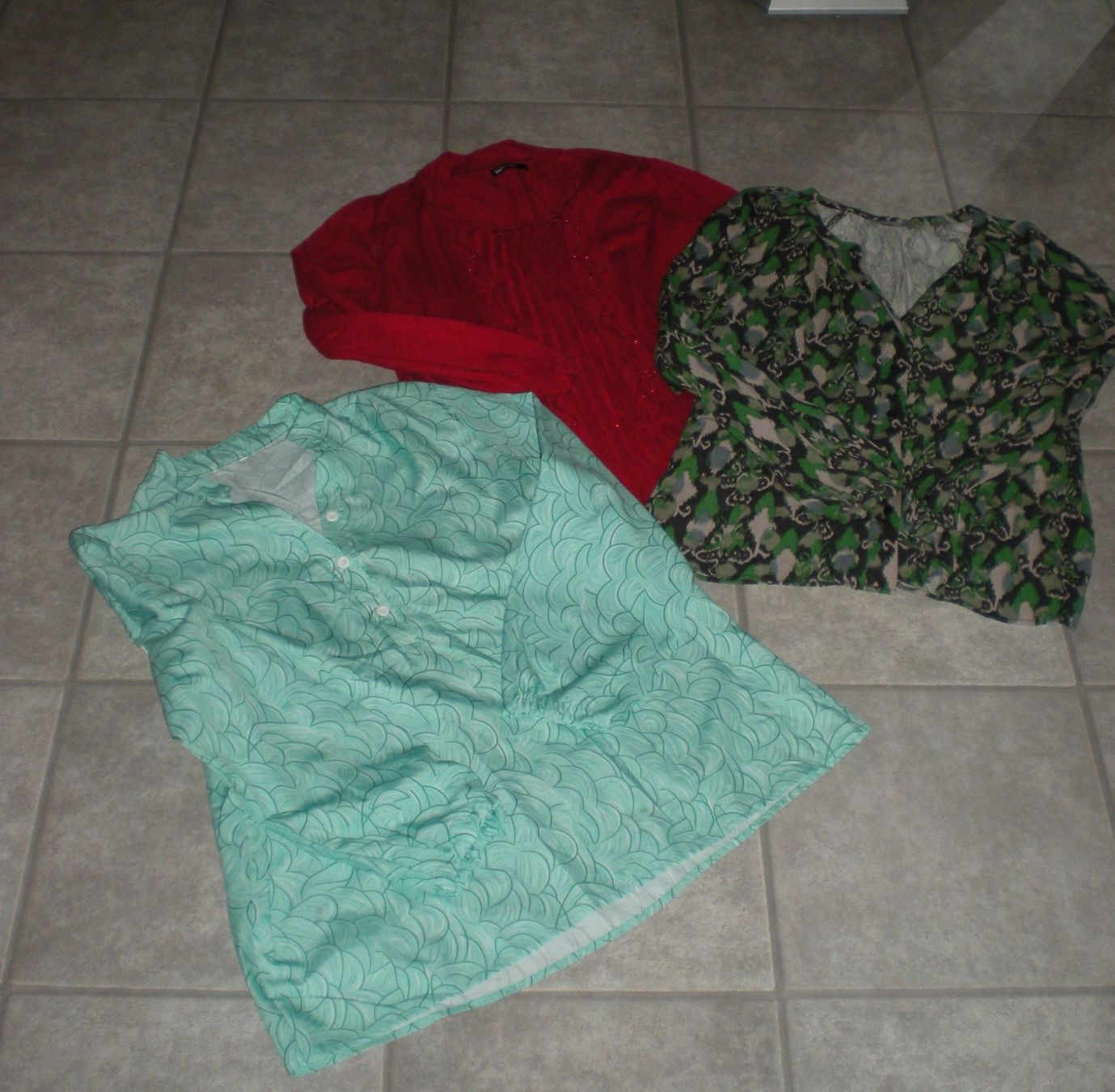 Lotti di vestiti: 13 teiliges Damenkleiderpaket Grösse 42 – Usato da Kaltbrunn venduto da Cindy99 3
