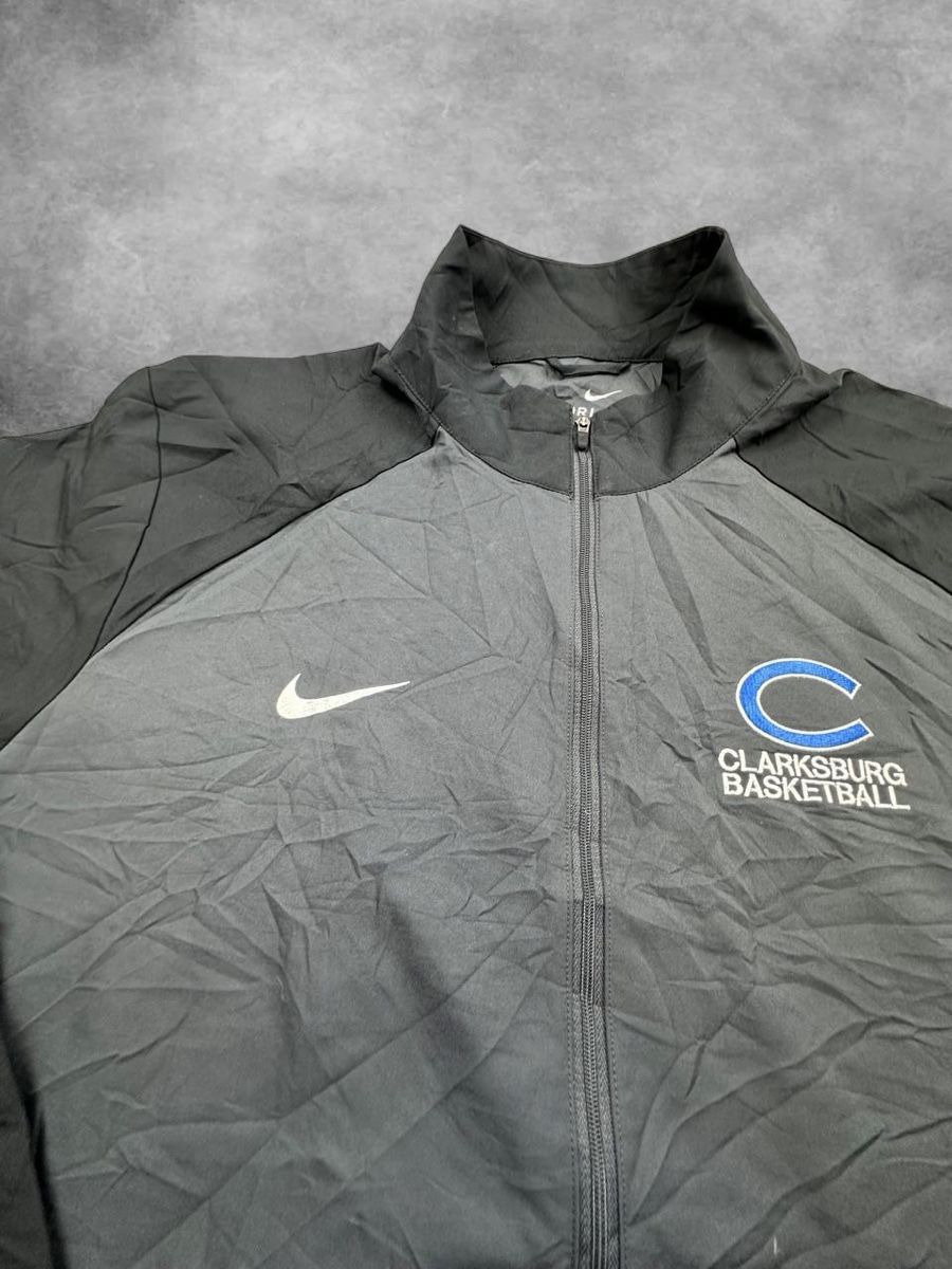 Nike Giacche: Nike black jacket – Usato da Erlinsbach SO venduto da TogaResell 1